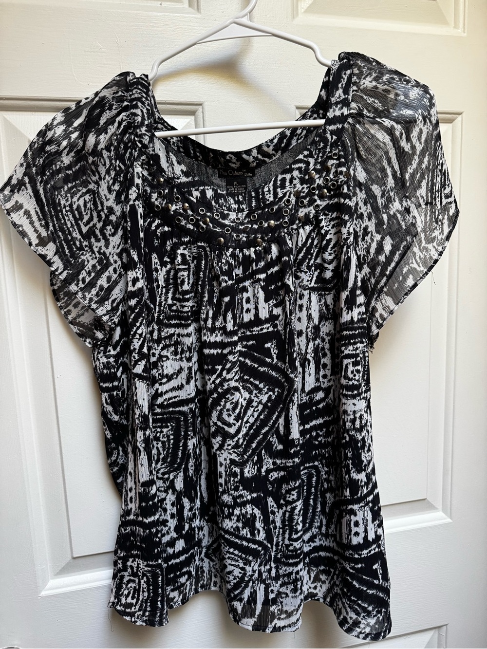 Nu Options Petite Flutter Short Sleeve Black White Square Print Womens LP large